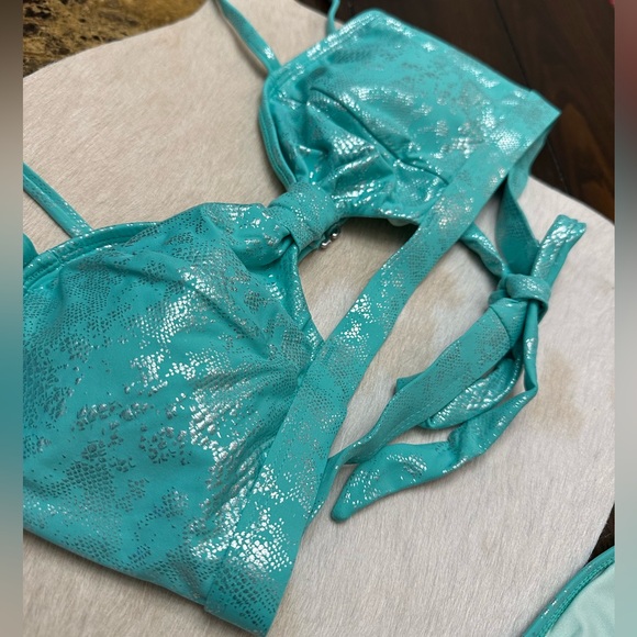 CUPSHE- NWT Atlantis Keyhole Bikini Bralette (M) & Ultra Cheeky Bottoms (S) - Picture 5 of 9